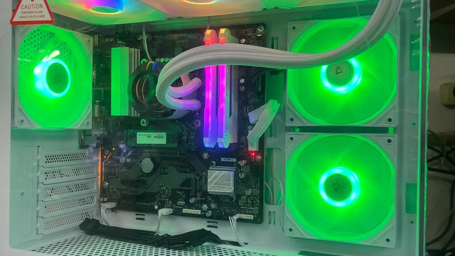 מחשב ירוק Antec